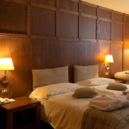 Savoia Palace Hotel Madonna di Campiglio Ruang foto
