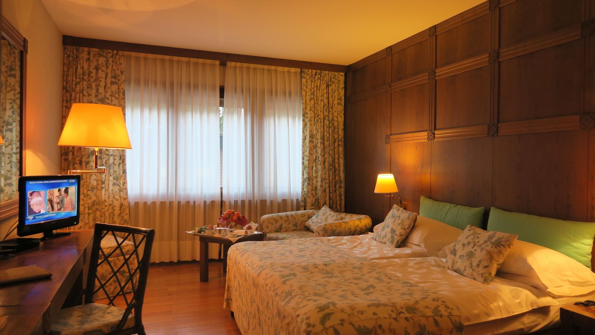 Savoia Palace Hotel Madonna di Campiglio Bagian luar foto