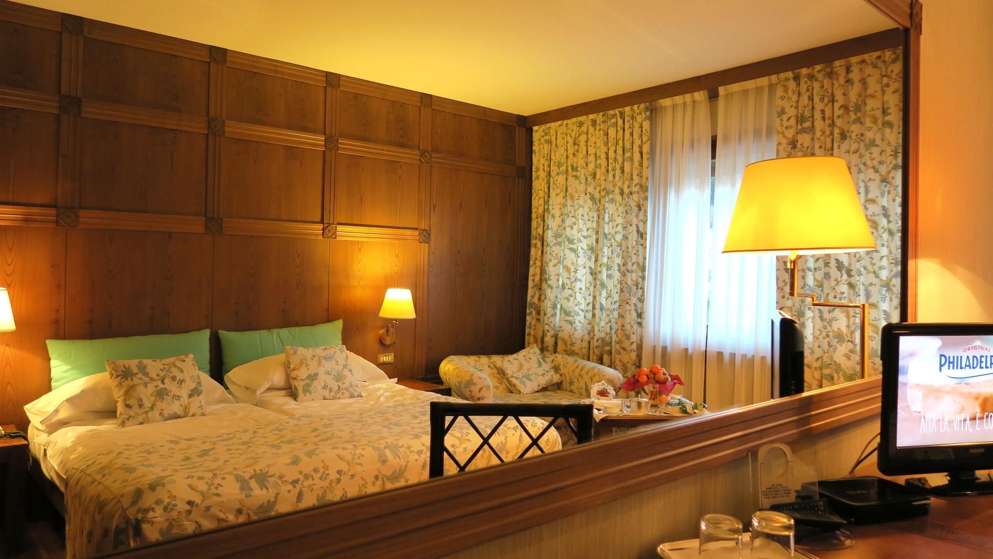 Savoia Palace Hotel Madonna di Campiglio Bagian luar foto