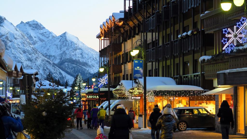 Savoia Palace Hotel Madonna di Campiglio Bagian luar foto