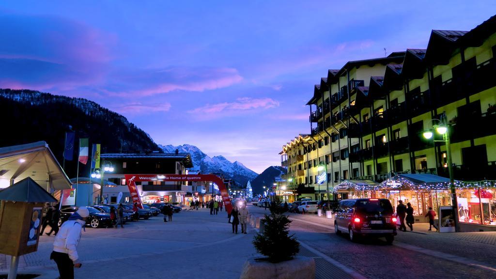 Savoia Palace Hotel Madonna di Campiglio Bagian luar foto